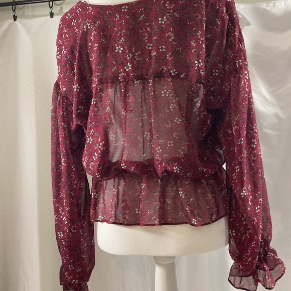 Willow & Clay Wrap Front Cropped Ruffled Top Sz L NWT - Picture 5 of 9